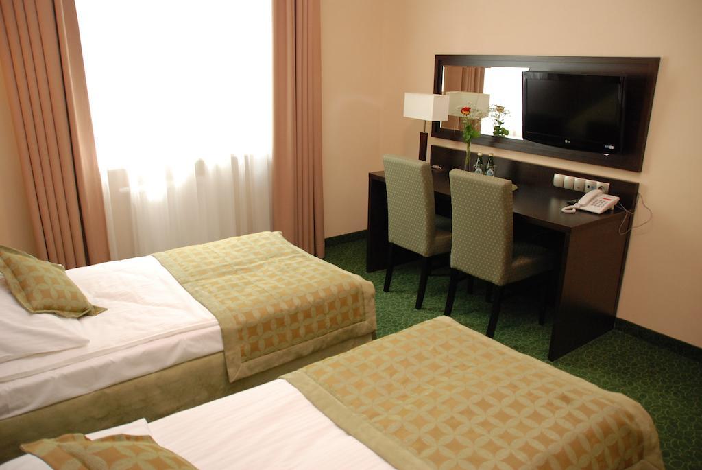 Topaz Centrum 3* Poznan