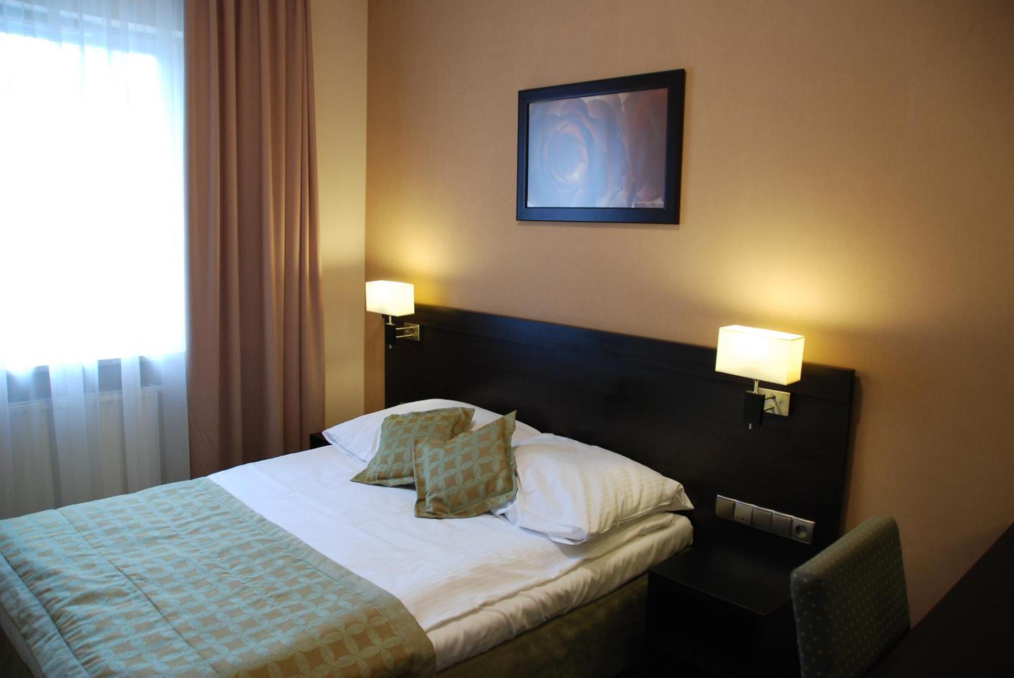 Topaz Centrum 3* Poznan